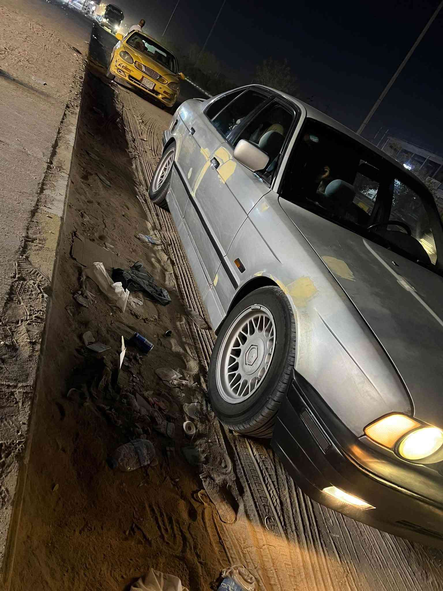 سلام عليكم
525 اصل
رقم سليمانية الجديد
موديل 91
مكينة جديدة 25 عدله 
گير اوتو جديد 
حدادية جديدة 
ويل m حجم 18
تبريد ثلج 
السيارة جاهزة عايزه بس صبغه مجهزه للصبغ 
اريد مراوس بگير عادي 
مكاني نجف 
رقم الهاتف ***********
