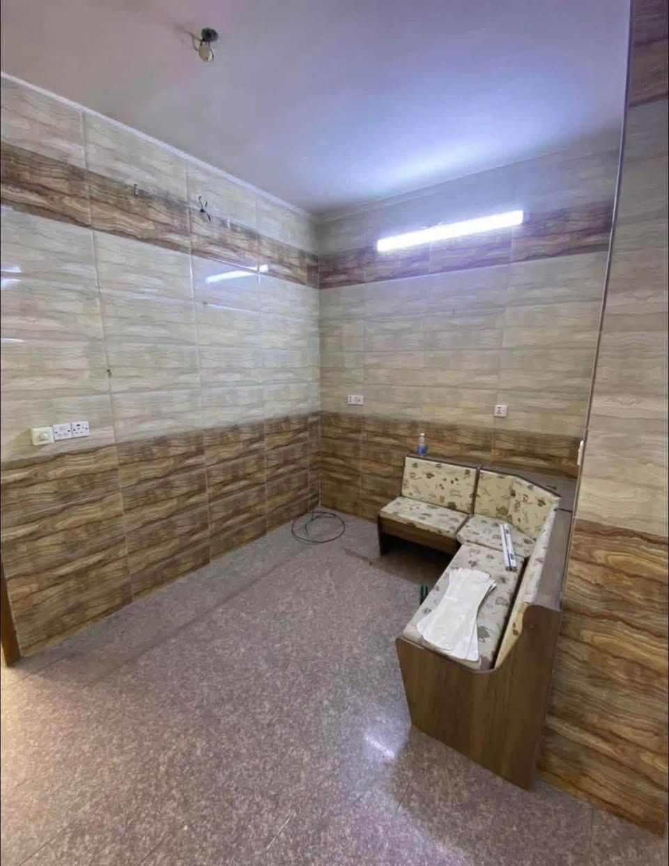 للإيجار في السيدية
بيت50م ✨

🔹 يحتوي على:
🏠 2غرف نوم
🏠 صالة
🏠 مطبخ
🏠 خدمات

💰 السعر: 800

📞 للاستفسار:***********

مكتب حلم عقاري
