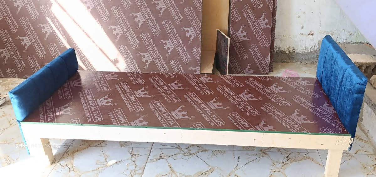السلام عليكم توفر تخت نفر دوشمه تاج عالي. ناصي شغل درجه اولى وبسعر مناسب الون والقياس حسب الطلب مكاني كربلاء حي السلام ***********
