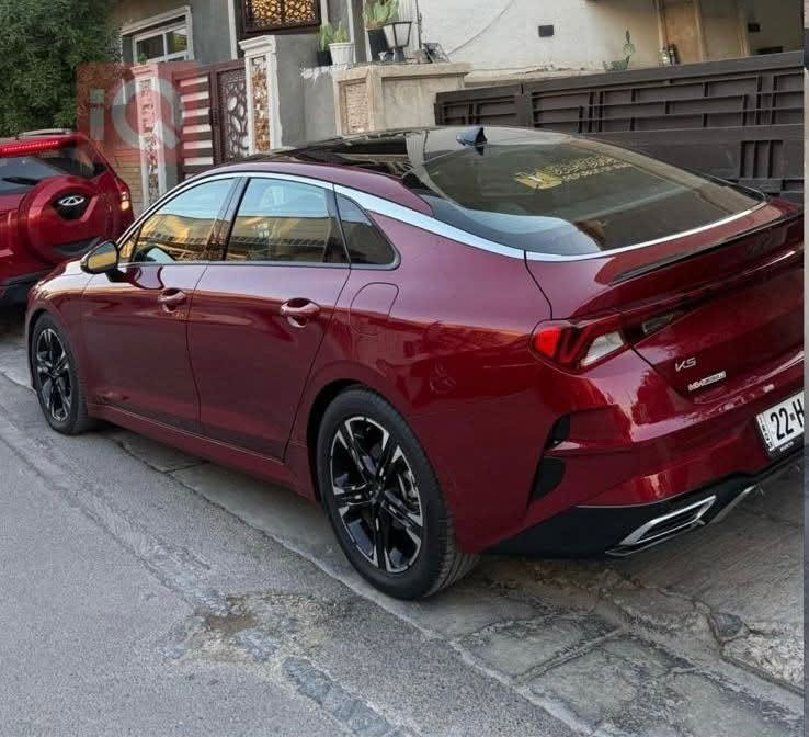 سلام عليكم
🔥 K5 2023 GT-Line وارد أمريكي — فول مواصفات 🔥

رقم اربيل باسمي تحويل وكاله حاضر 

الموقع:  بغداد /العطيفيه

🛠️ الحادث موضح بالصور

الجاملغ نفسه مصلّح ومصبوغ، ولبنيد مصلح شويه من الخشم مالته .

⚙️ المحرك والقير:

• 1.6 تيربو

• 180 حصان

• قير أوتوماتيك 8 سرعات (Kia Media)

✨ المواصفات:

• بصمة تشغيل

• دخول ذكي

• تشغيل عن بُعد

• شاحن لاسلكي

• كشنات تدفئة

• كشنات جلد

• رادارات جانبية وأمامية وخلفية

• شاشة كبيرة + كاميرا

• 5 وضعيات قيادة

• باك لايت LED

• لايت أمامي زينون

• تحديد مسار

• أنظمة مساعدة بالقيادة

• وباقي مواصفات الـGT-Line

📞 للاستفسار: ‭***********‬

💵 السعر 177وبيها مجال 

📍 بغداد/العطيفيه
