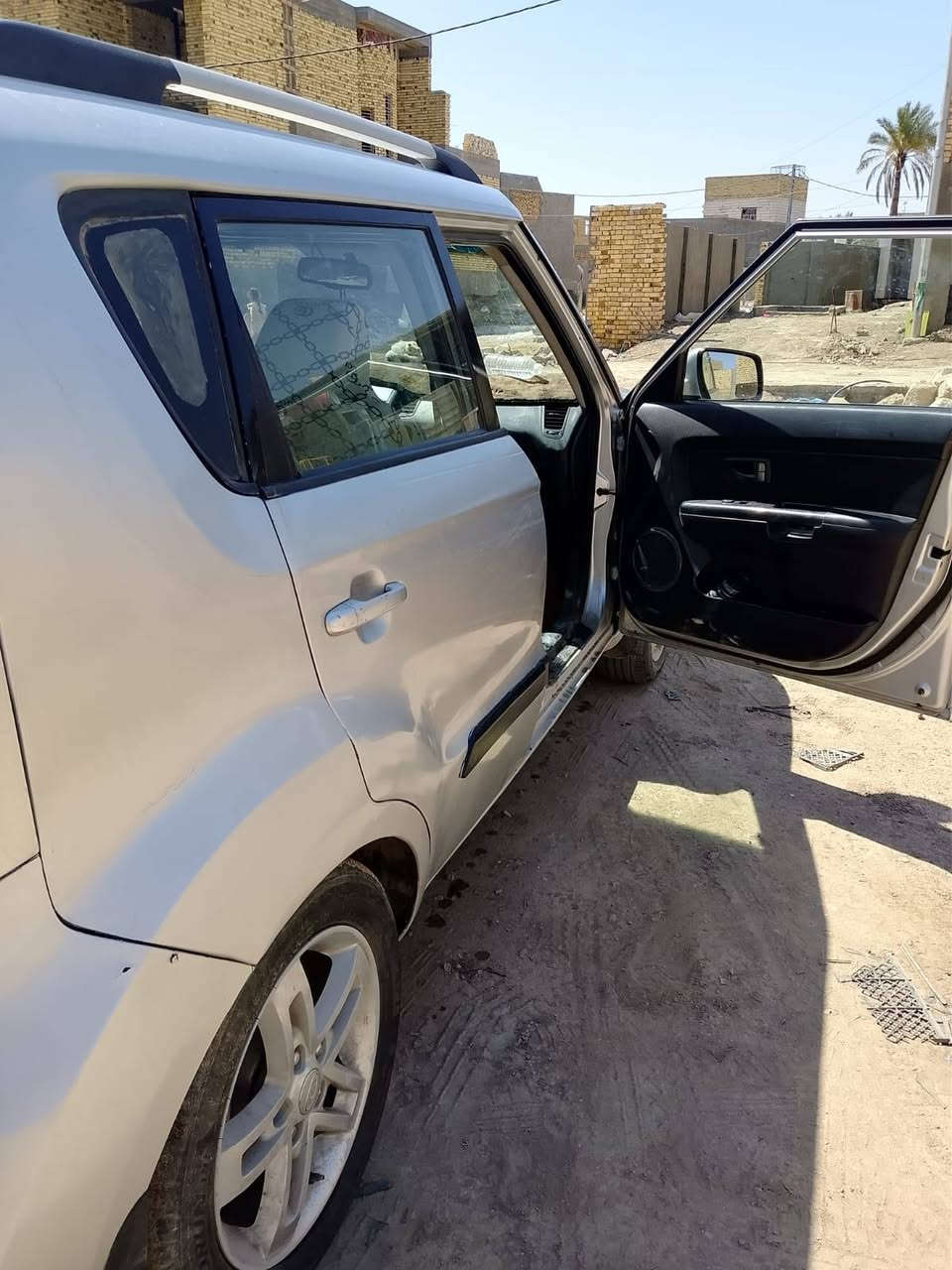 صول ٢٠١١ امريكي رقم  دولي كربلاء.بإسمي مكينة٢٠٠٠ تبريد سنوية  مجددة ظربتهه بالجنطة وبيها بارد بلصفاح بسيطة بيهه رشات جمالية
مكانهه بابل المدحتية  *********** السعر ٧٧ وبي مجال
