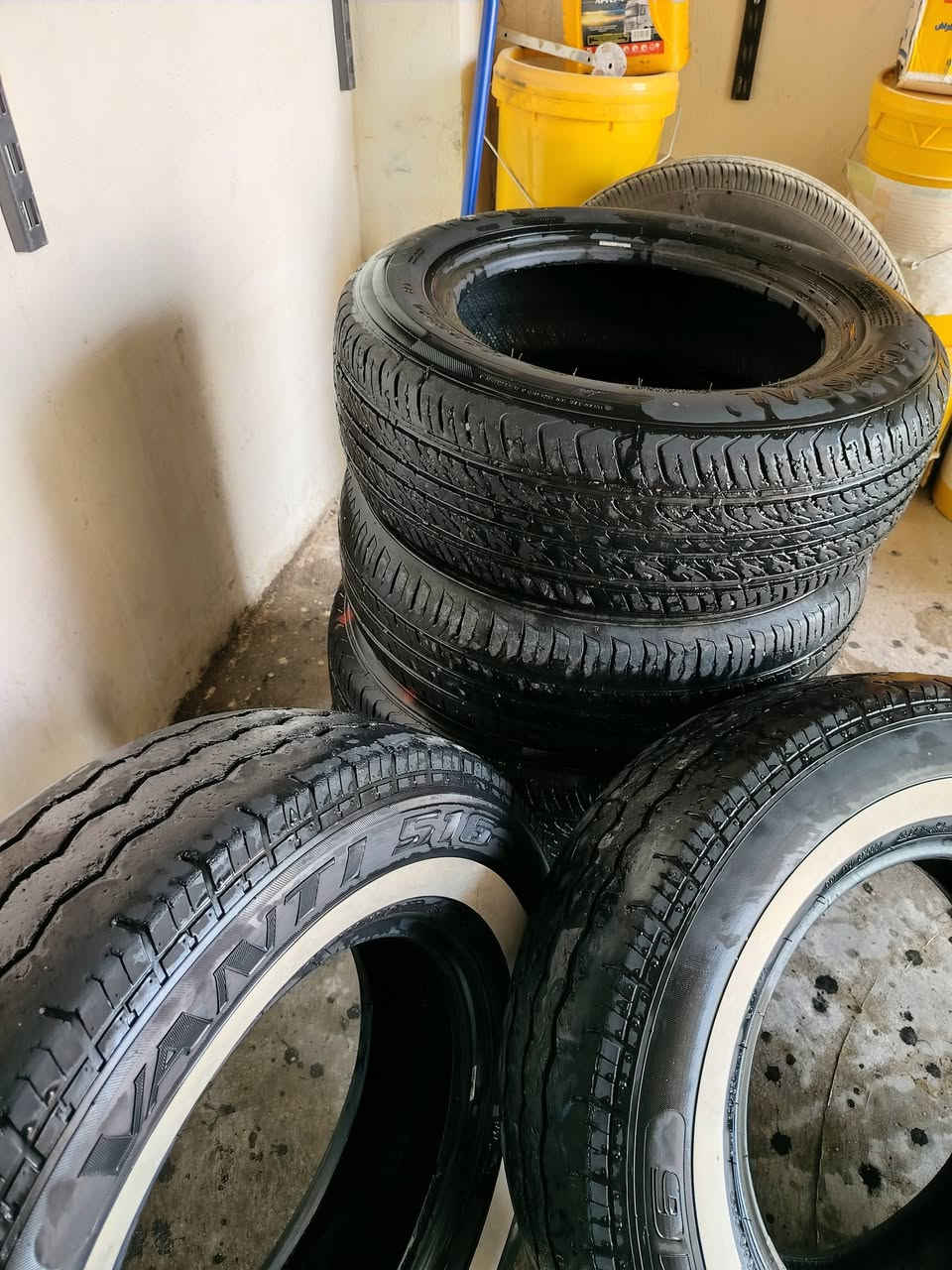 السلام عليكم
يوجد تايرات كيا امامي مستخدم 14R195
وتايرات حجم 14R65/185
لدى خدمات ياسر الصالح لبيع كافة انواع الدهون والبطاريات ***********
