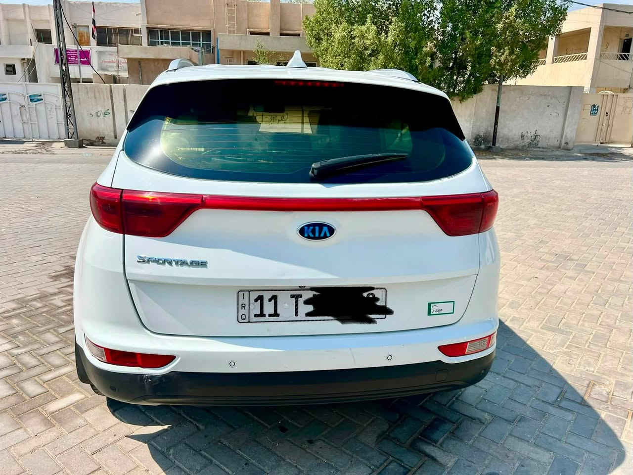سلام عليكم سبورتج 2017 خليچي مواصفات السيارة قطعتين تبريد محرك2000 دوش تحكم چهتين حساسات وكامرة ماشية 97 مري شفط ملاحضة بيها باب مبدل بلاد نفس الون وبارد بسيط وسونر موضح معَ الصور سيارة گير محرك مكفول سيارة بأسمي تحويل ثاني يوم العنوان بغداد بلديات لاستفسار لاتصال عَ هاذا الرقم ***********
