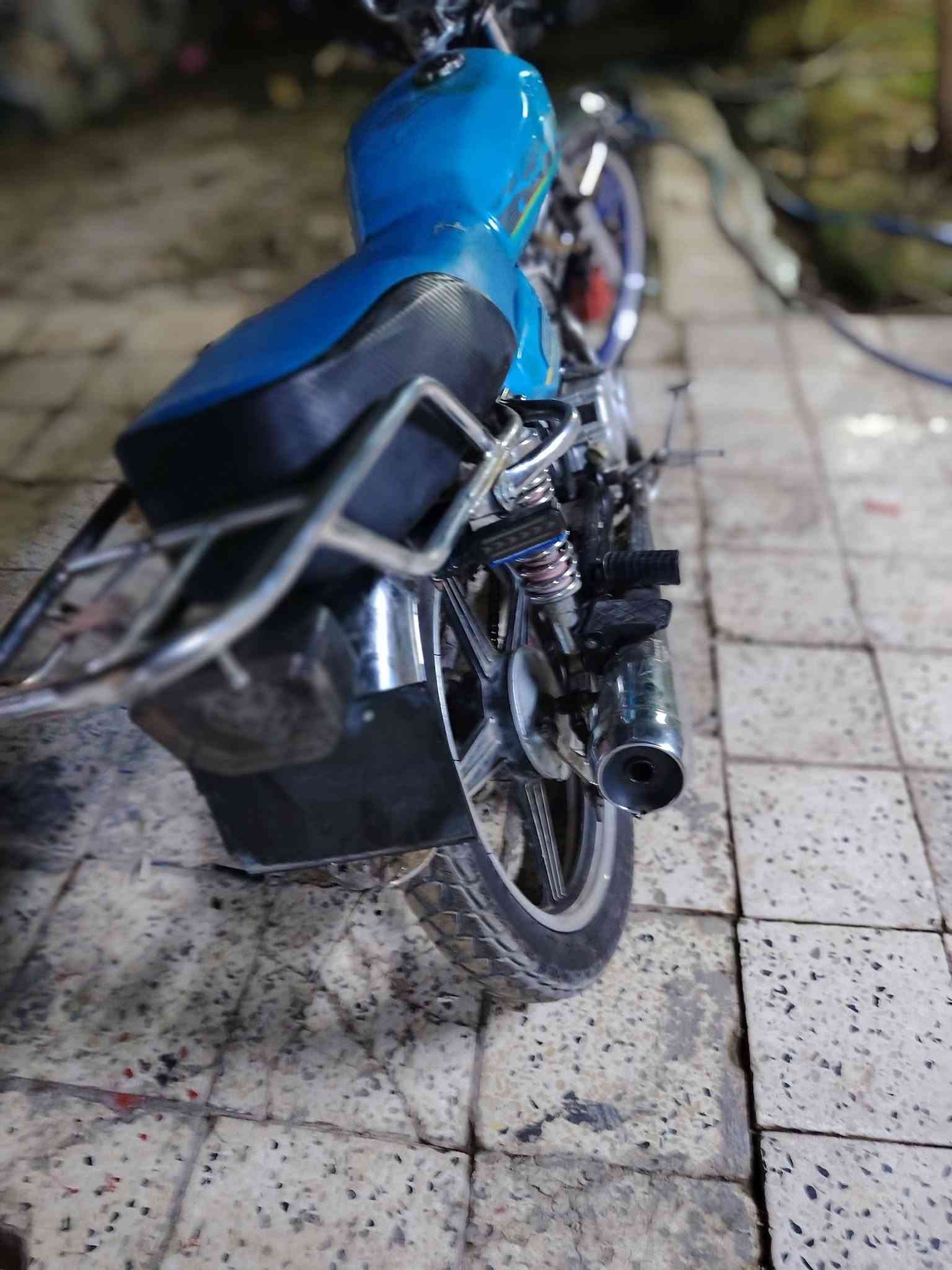 سلام عليكم 🖐🏻
✅للبيع سونك___ اربعة كير.   __ 2024

🏍️دراجة بيه هندر سبنرك داخلي مكسور
. صلنصة كاتم 🏅
.  . ويل نجمة 🏅
. بيه  وراق ثنين منفيز بيهه  🏅
.  
السعر{475} وبيهة مجال حك الجيه❤️

مكاني _واسط _صويره 📍
ابو٣٠٠و٣٥٠لا تعلق ولا تدخلي  خاص
مو شراي  لا تطبلي ولا دوخني ❌

راسل او اتصل على الرقم ✅
المذكور***********
