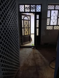 بيت للبيع  بشارع مطار الجديد المساحه 50 متر يحتوي على غرفه وصاله وصحيا...