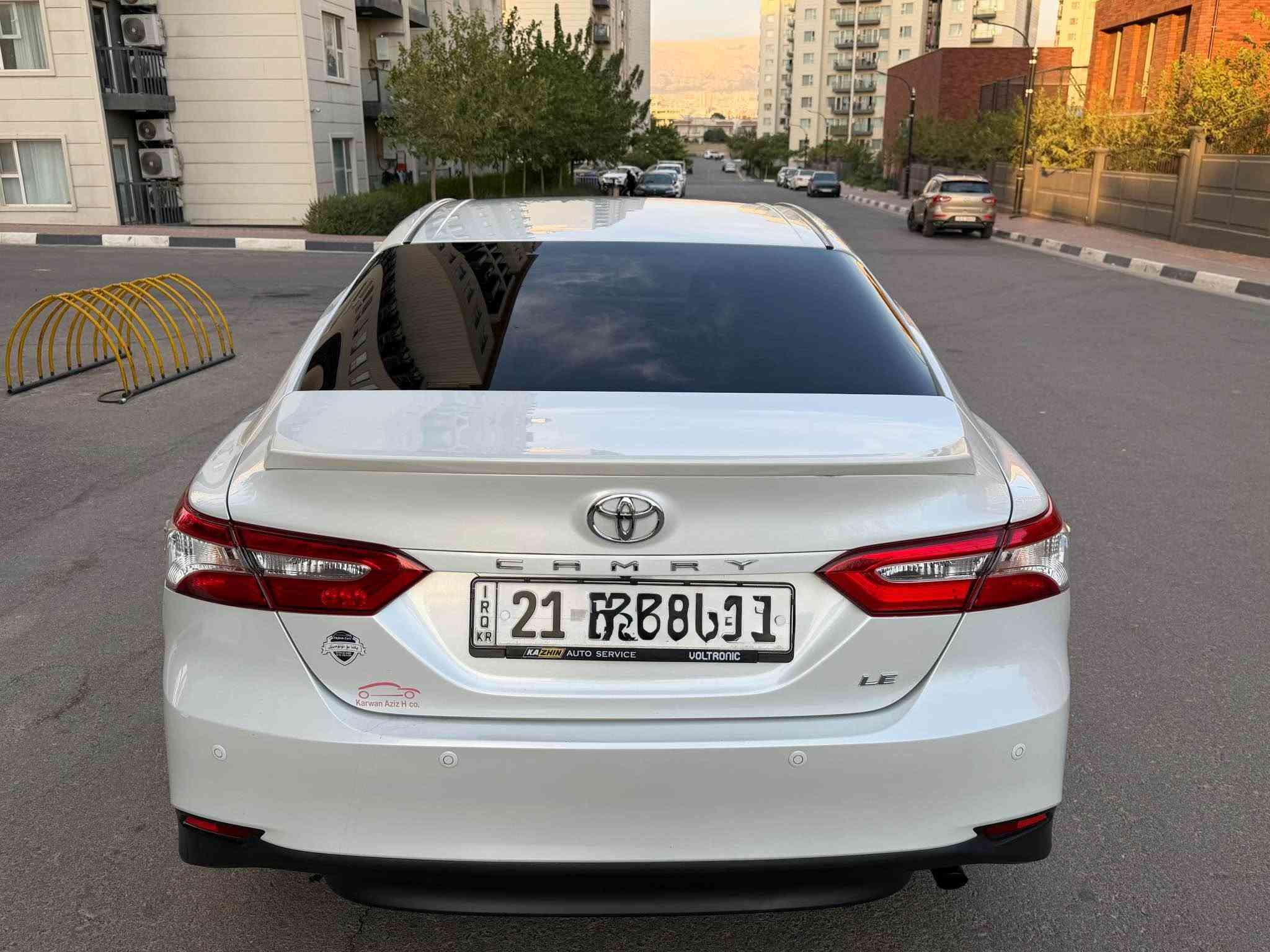 بە ناوی خوای گەورە
تویۆتا کامری 2020 Le خلیجی سفری شەریکەی جیهان ڕەنگی سپی سەدەف
تەنها دوو درگای بۆیاخە دەعم و ناو گرتن و شتی نییە لە سەر شوخت و قوپاوی بۆیاخ کراوە ساردی نییە
ناو زەرد لایت لید و عەدەسە گێڕی ئۆتۆماتیک و عادی تەبرید مەرکەزی سوکان ڤۆلیۆم ئۆتۆ هۆڵد برێک بەسمە شاشە و کامێرا و حاسە ویل کەپ ئیکۆ زۆر مواسەفاتی تر کامل سێرڤسم بۆ کردووە تایەی تازەیە ڕۆن و هایدرۆلیکی تازەیە سەنەوی و ڕەقەمی تازەیە بە ناوی خۆمەوەیە تا وەکو 2031 دینارێ مەسرووفی نییە 
کیتابی جام ڕەشی لە گەڵایە تا یەک ساڵی تر سەیارەکە لە سەر دەقی شەریکە ماوەتەوە کامل جوانکاری بۆ کراوە
شوێن سلێمانی
*********** السليمانية, العراق

