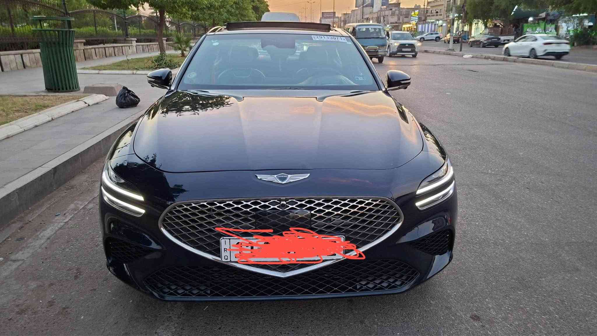 Genesis G70 Sport Prestige 🔥

🔹 المحرك: 3.3L V6 Twin Turbo
🔹 الدفع: خلفي RWD — المرغوب
🔹 القير: أوتوماتيك 8 سرعات
🔹 وضعيات القيادة: 5 وضعيات
🔹 Adaptive Suspension: تعليق متكيف يتغير حسب وضع القيادة
🔹 البصمة: دخول وتشغيل بدون مفتاح

🖤 الداخلية

• داخلية جلد طبيعي أسود
• تطريز رياضي
• أحزمة أمان حمراء
• كشنات كهرباء وتحكمات كاملة
• تدفئة وتبريد للكشنات
• كشنات بخاصية الخزن
• تنتة Alcantara سوداء رياضية
• مري شفط
• شحن لاسلكي
• Auto Hold

🎛️ التجهيزات والتكنولوجيا

• شاشة عرض Head-Up Display على الدشبول
• 5 كامرات
• كامرات 360°
• رادارات 360°
• نظام مراقبة النقطة العمياء
• نظام الخروج الآمن
• أنظمة قيادة ومساعدة شبه ذاتية
• نظام صوتي Lexicon
• بانوراما
• جنطة كهربائية
• علامة Genesis ترحيبية

🛞 الشكل الخارجي

• جنوط 20 إنش
• تجهيزات Sport Prestige الرياضية
• وباقي المواصفات المعروفة للفئة

🔥 مواصفات فل سبورت برستيج مع الدفع الخلفي المرغوب.
حادثها جاملغ وبنيد الأيسر  وبارد قليل 
مكان السياره بغداد الكرخ
سعر السياره 205 ورقات 
لتواصل مع صاحبها 
*********** بغداد, العراق
