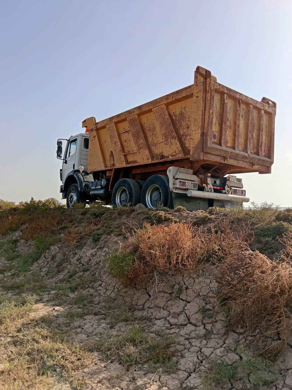 سلامو عليكم البي بتره لبيع مديل93 مجموعه جياف مكينه 130كير 155تخم تاير جديد سياره جديده سنويه 27بسمي سياره جاهزه ***********
