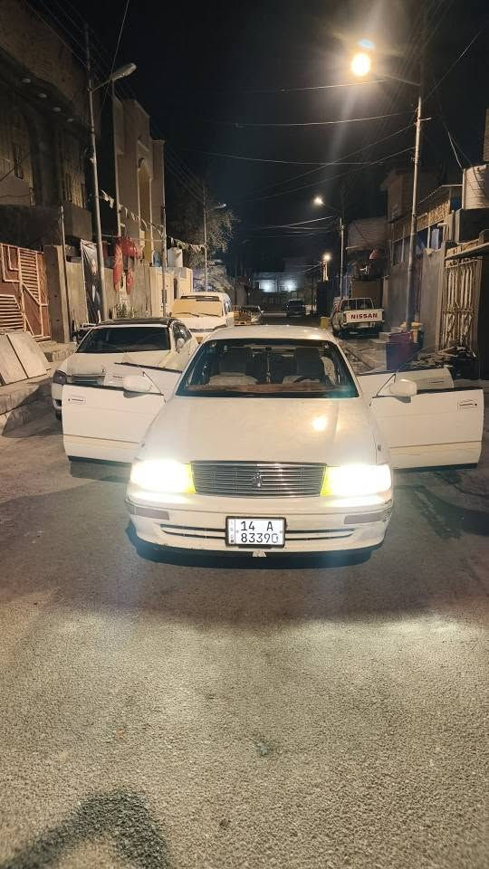السلام عليكم. بطه متصل مديل 94 رقم إنكليزي بصره سنويه 31 تحويل ثاني يوم مكفوله من النقل جثه ومن الكص .. سعر 42 وبيها مجال.. واذا اكو مراوس بطه مارك بس شرط تبريد اراوس....كير ومكينه انضاف لاتبخير ولا تنقيص ولا تأخير نمره كهربائياتها شغاله كشنات كهرباء سستم صوت شاشه لمس غرفتها شرط نضيفه دشبولها زلق مابي شرط. باور شغال شرط اترايك 180 لا رجفه ولا شمره شاصيها مكفول. ومكفوله من الضربه القويه تايرات  انضاف حداده 80% بيها لايت زنون عالي ناصي مايتكابل السياره مال جناي مال بيت . نقص تبريد جان يشتغل وليك وعطل كمبريسر عاطل منضومه جديده ونقص فحمات سلف يأخر بالتشغيل ونقص كتف اشاير السياره مابيها اخياس اذا اكو محور بطه او مارك بس شرط تبريد اذا ماعندك تبريد لاتراسل ولاتكلي شبيها بعد السياره تعال وشوف بعينك عوزها شغلات بصيطه كلش  للتواصل واتساب واتصال *********** البصرة, العراق
