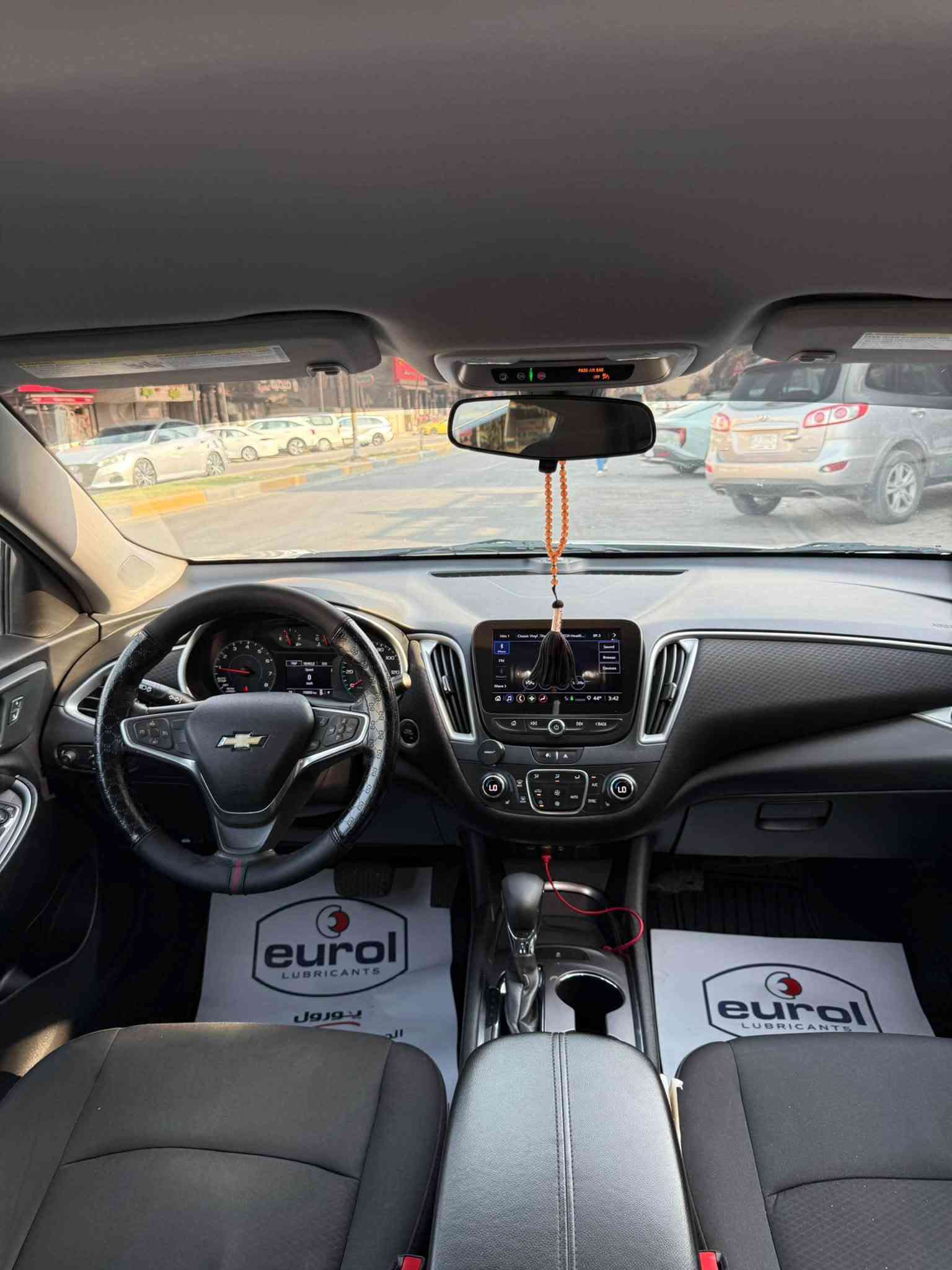 السلام عليكم
من رخصة الشباب

للبيع Chevrolet Malibu 2022 LT امريكي حادثها دعامية وبارد بالجاملغ بدون اي دواخل ايرباك ستيرن فقط السيارة جديدة ونظيفة واحلى من صور مال بيت ماشية 70 ميل مايقارب 114 كيلو متر 

مواصفات LT معروفة بصمة شاشة كار بلي تحكمات ستيرن كشنات تدفئة تبريد كشن سايق كهرباء اوتو بارك ومواصفات ل LT بعد 

رقم اربيل ب اسمي تحويل ثاني يوم السيارة مابيها اي نقص تايرات صدر تبريد ترايك وين متريد السيارة جاهزة بدون اي نقص دهن كله اصلي بانزين كله محسن تجي وتشوف سيارة بعينك شكد نظيفة تشغل وتطلع 

مكانها بغداد/حي الخضراء او العامرية 

سعرها مناسب       :           115$ وبيها مجال انشالله 

هـ ***********
