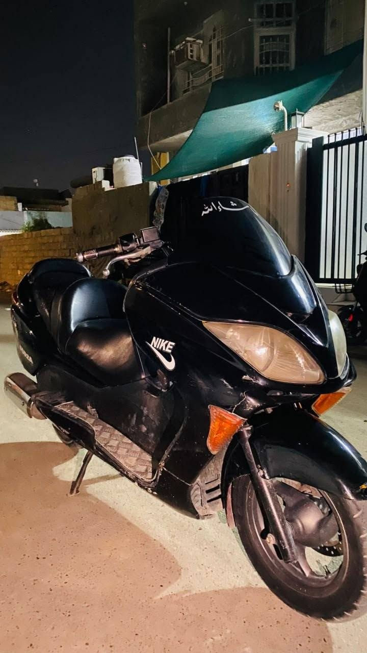 السلام عليكم دراجه (للبيع فورزه )الدراجه خيرمن لله  كلشي بيه شغال كهرابيات كله شغاله والحساسات هم شغاله مال ستان  (الدراجه نضيفه شوفت عينك) الاستفا ر عله هذا الرقم***********
