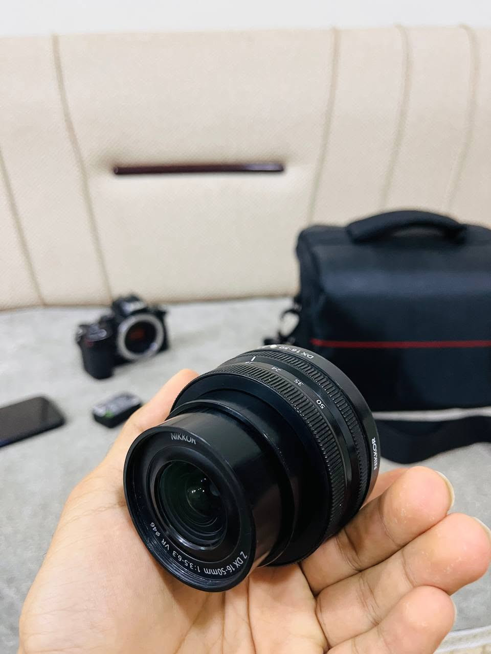 السلام عليكم
كامرة NIKON Z 50 (mirrorless) بدقة 4k نظيفة جدا

تدعم الـ Wi-Fi والـ Bluetooth لنقل الصور والفيديوهات
الملحقات :
عدسة NIKKOR Z DX 16-50mm VR الأصلية
بطاريات عدد 2
رام SanDisk 64GB
حقيبة حماية

السعر 650 وبيها مجال للشراي 

مكاني حلة _نادر الثانية
اعتذر لايوجد توصيل

للتواصل واتساب ***********
