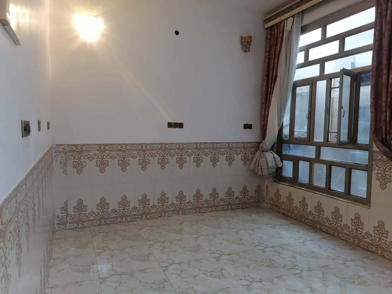 الرمادي الملعب • بيت مأجر • دخل ٤٠٠/٣٠٠