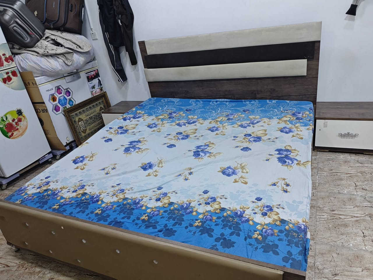 السلام عليكم غرفه مال بيت كلش نضيفه سعرها 230 وبيها مجال اتصال ***********

