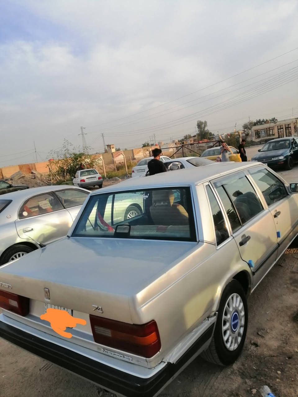 السلام عليكم فالفو للبيع مديل 89.رقم بابل تبريد شغال مكينه صفر جاج وكير حاوية تخم تايرجديد سنويه صار ايام من سقطت.. راعيها يريد مداور.. السعر 48 وبيها مجال.. ***********
