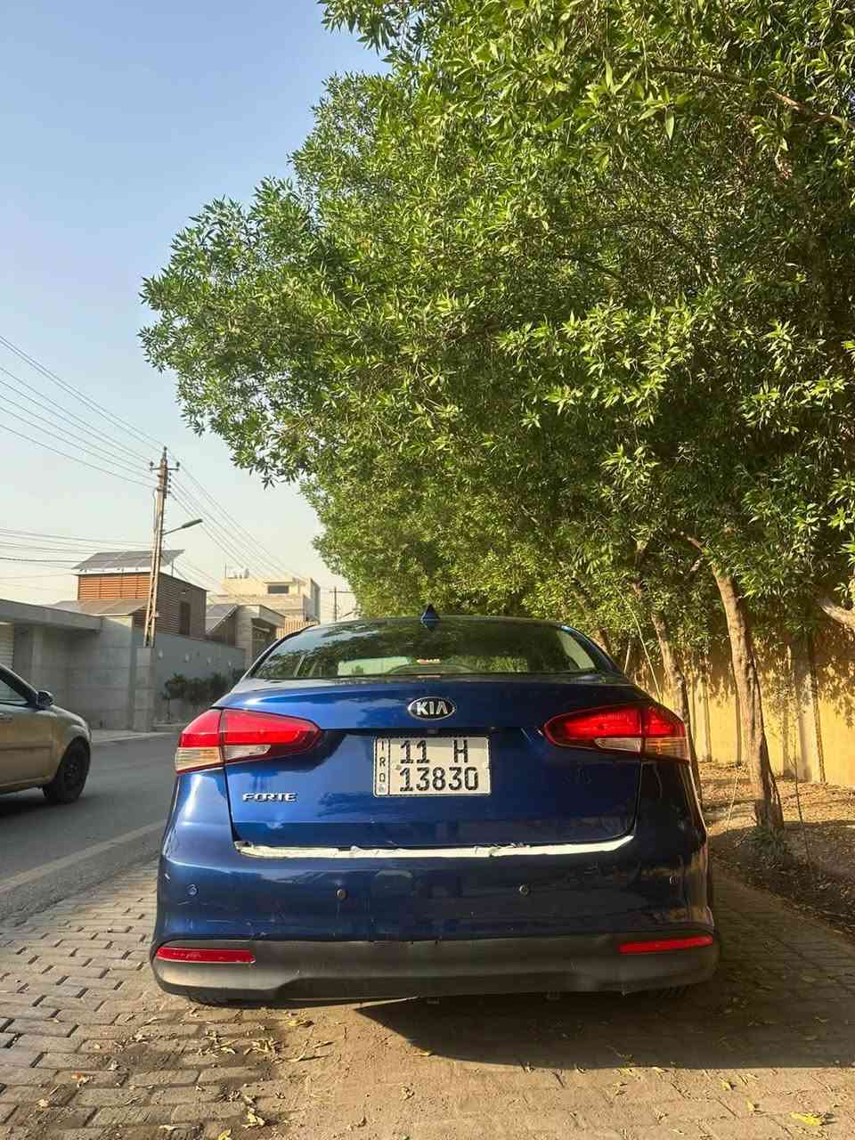 سلام عليكم 
كيا فورتي 18 امريكي 
حادث بنيد بدون دواخل 
كير محرك كفاله عامه محرك فقط كازكيت مفتوح 
تبريد منضومه جديده كامله 
صدر جديد تخم تاير جديد 
رقم بغداد بأسمي سونار مرفق بالصور
ماشيه 98 ميل حقيقي مكان سياره بغداد شعب السعر ١٠٣ 
***********
