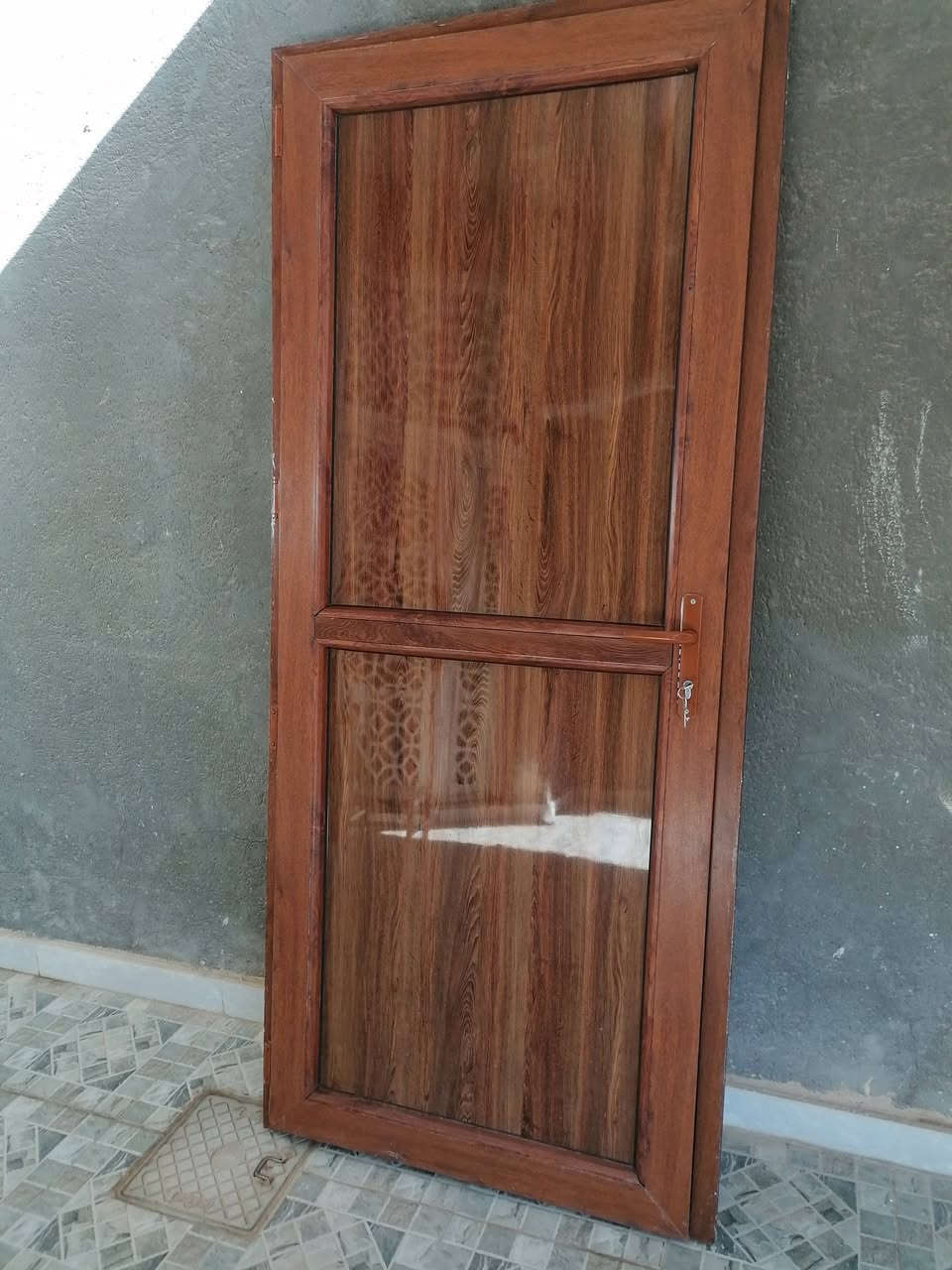 أبواب • بي في سي 215×95 • ألمنيوم 206×90