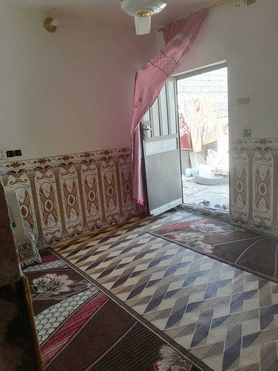 سلام عليكم دارسكن مساحة ١٣٠م البيع اومراوس بيت زراعي العنوان ديوانيه حي العسكري شارع ٣٠ قرب مدرسه المسره رقمي *********** مامتواجد عله نت
