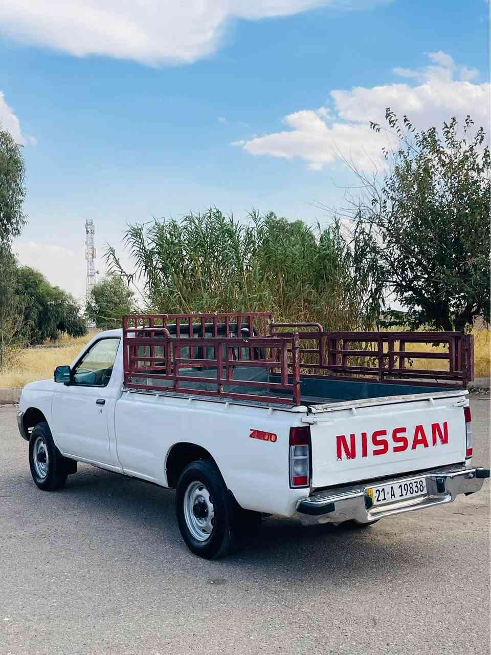 نيسان تاك • ٢٠٠١ • ٤ تاير جديد