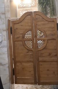 باب خشب كابوي للبيع  ب١٠٠ الف وبيها مجال الرقم ٠٧٧٦٢٤٤٤١٣٦