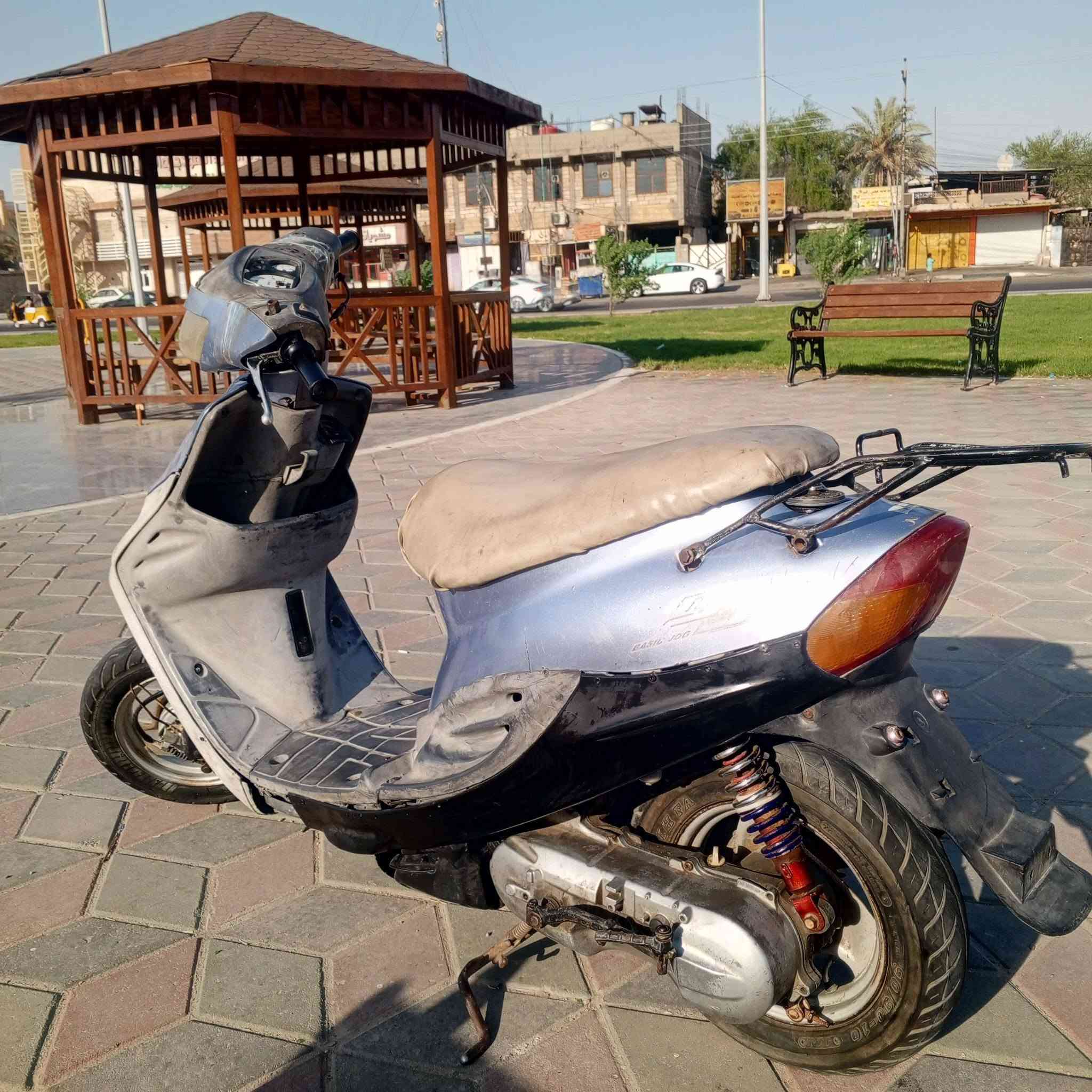 دراجة 9زروف للبيع تشتغل هندر شلعه حلوه بس كابريته وصخه والكعكه مال لكزوز طاكه سعر 200 وبيه مجال مكاني الحيانيه شارع السيد *********** واتساب
