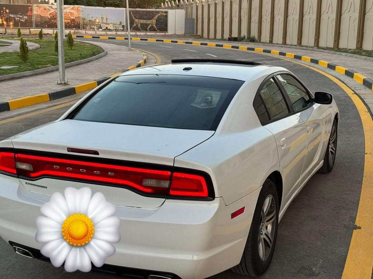 جارجر 2014خليجي
بأسمي رقم بغداد 
سياره جهازه ع آخر حبايه 
ما مشتغله خط 
***********
