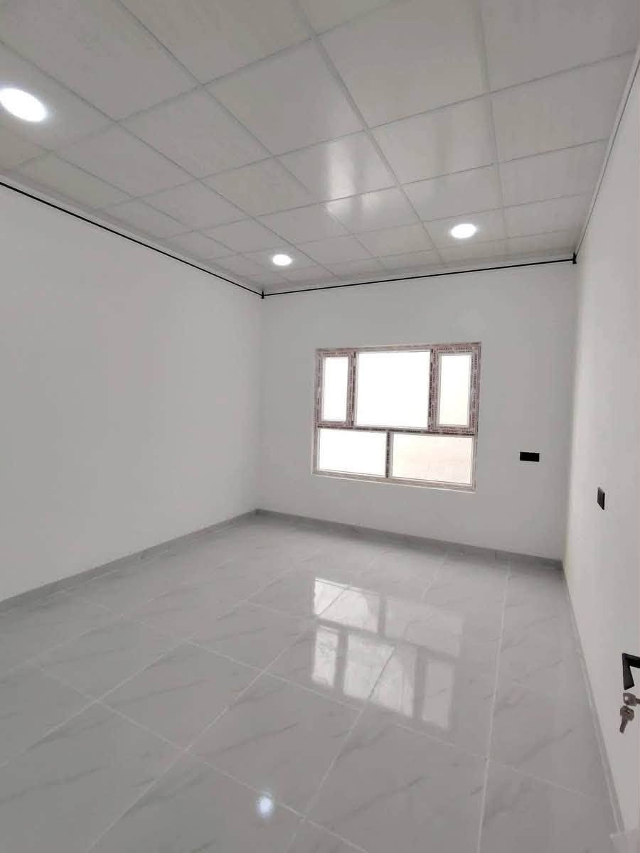 #عروض_ضفاف_النيل_للعقار
دار للبيع 

حي الملايين الأولى 

قرب جامع الصواف 

المساحة 160 م واجهة 8 م 

الدار طابقين 

الطابق الاول : غرفتين نوم وهول ومطبخ واستقبال وصحيات وكراج سيارة

الطابق الثاني : اربعة غرف نوم وهول وصحيات وبيتونة 

الدار بناء حديث فول مواصفات تسليم فوري 

سند زراعي بستان ملك صرف 

خدمات كامله ماء  كهرباء شارع صبه 

للاستفسار أكثر اتصل على الأرقام او 

زوزو مكتبنا حي ملايين الأولى قرب معهد الحياة الأهلي 

***********

***********
