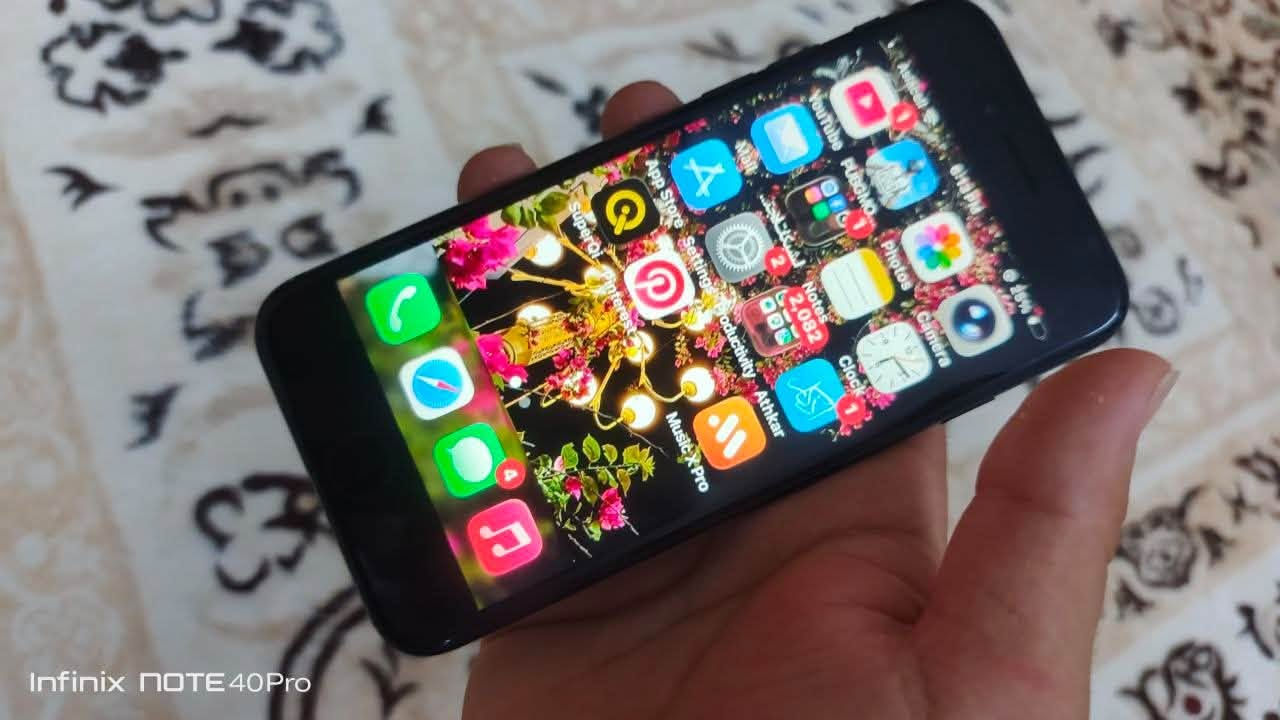 ايفون SE • ٦٤ • بطارية ٨٤٪