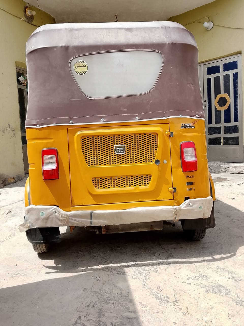 السلام عليكم تكتك للبيع موديل21 اوراق مصبوغه صبغ عام جماليه السعر 680,0000 وبيها مجال المكان الحمزه الغربي الرقم***********
