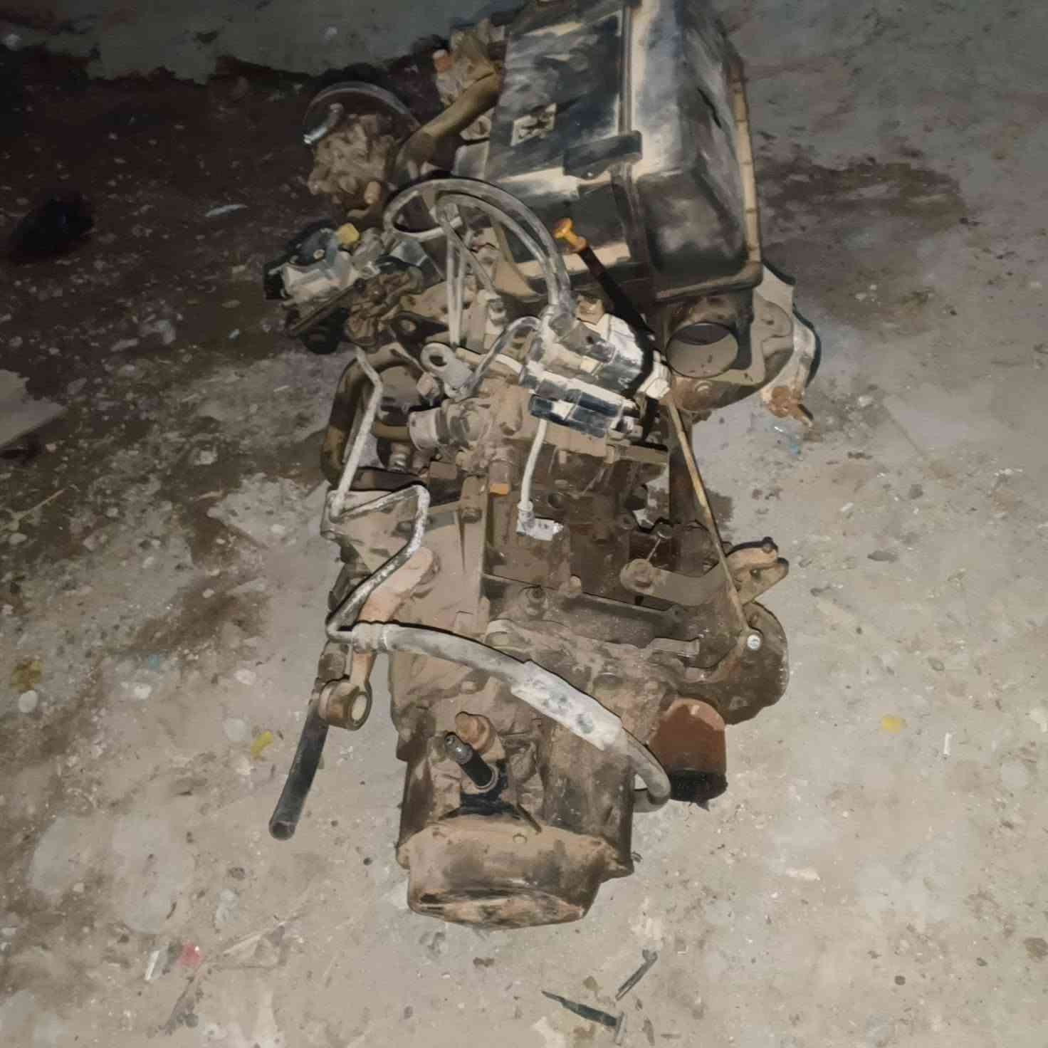 مكينه وكير كامله ماعده لسلف ومراوح ورديترات تبريد ومي مال سمنت شغاله بيه تبخير لمكان بغداد لأمين ثانية رقم الهاتف *********** السعر 350 وبيه مجال
