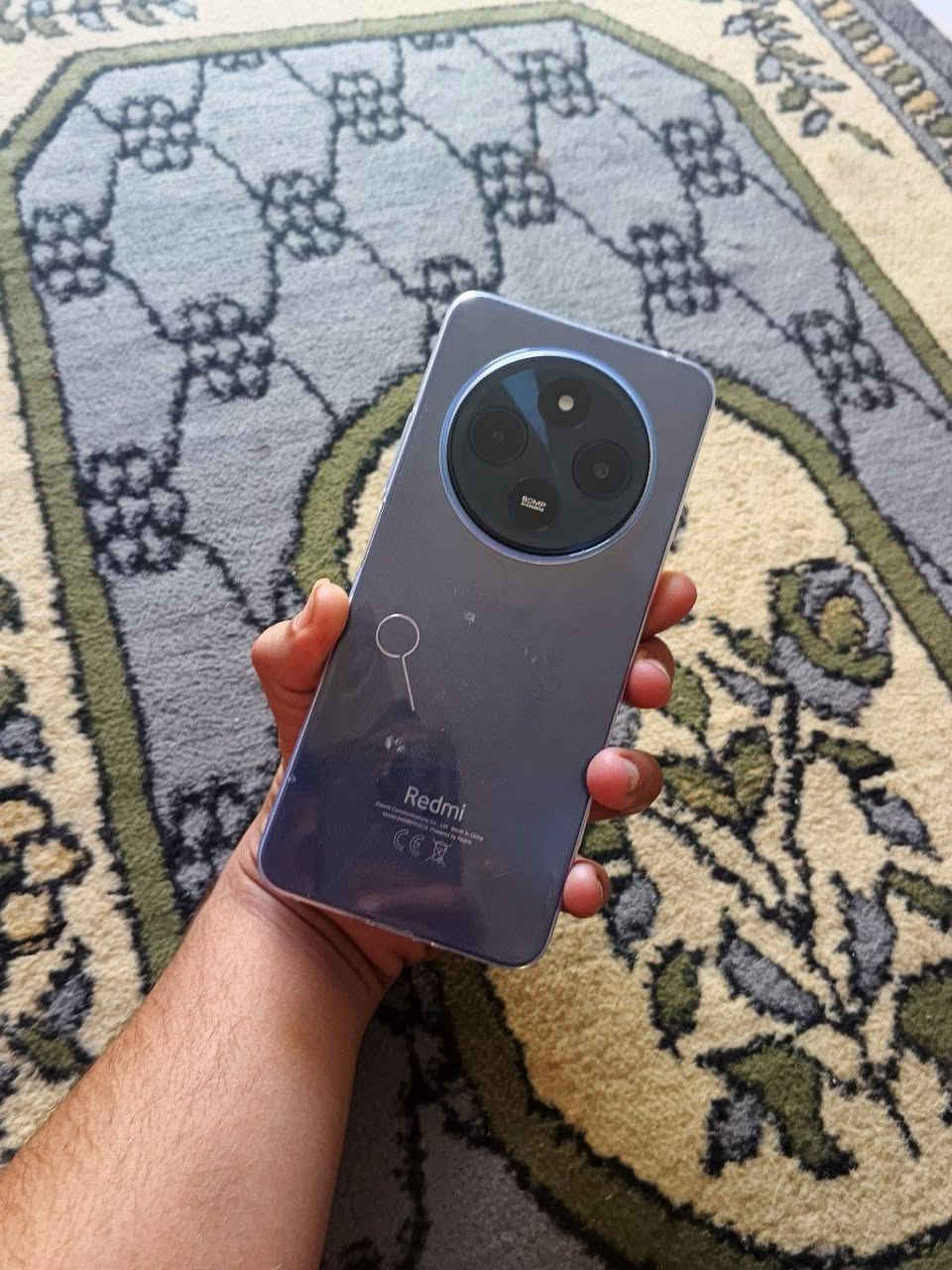 سلام عليكم جهاز للبيع جديد ثاني مره ينشحن Redmi ذاكرته 256 العشوائيه 16 جهاز ما بي شخص جديد كامل شاحنته وياه *********** يقبل مراوس سعر 230  بي مجال
