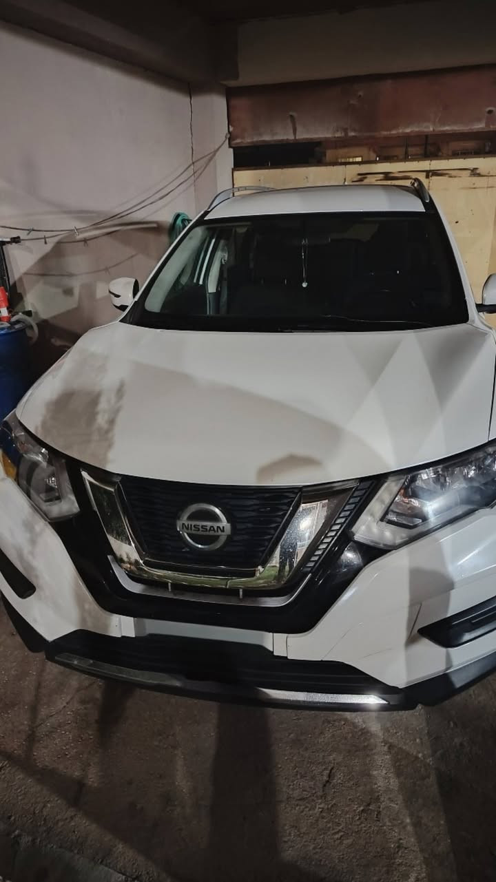 نيسان روج موديل 2018 ياباني 
مواصفات SV
بصمه / بصمه أبواب / دخول ذكي
كشن كهربائي / كروز مثبت سرعة
ابل كار بلاي شاشه حجم كبير ذكيه
تحكمات ستيرن / نظام ايكو موفر بانزين
نظام سبورت / نورمال / تدفئه كشنات/ صندوق كهربائي شفط 
اشاير مري / ويل كب / تبريد ثلج مع السويج
قطعتين تبريد / حساسات خلفيه / كامره /
سنوية عظم جديدة 2031 / أرقام انكليزي جديده نينوئ 12 / هزه جديده / تحويل وكاله بشرط / كوبون بانزين موجود الحديث / المحرك حجم 2500 بشرط /  السياره بسمي تريد تحويل وكاله اني حاضر / كير حاويه جديد لوك  / دبل كير / بيها شويه صبغ بكد الشبر بجمالخ الخلفي ( الهلال الخلفي) / طخم جديد داخلها نظيف ومرتب / سياره متعوب عليها وماناقصها مصرف  /
بجم امامي خلفي كبس تكم كبس بشرط شواصي شرط الفحص
الواتساب مقفل
الرقم
***********
الخاص مفتوح
مكان السيارة موصل بعشيقة
السعر             145
