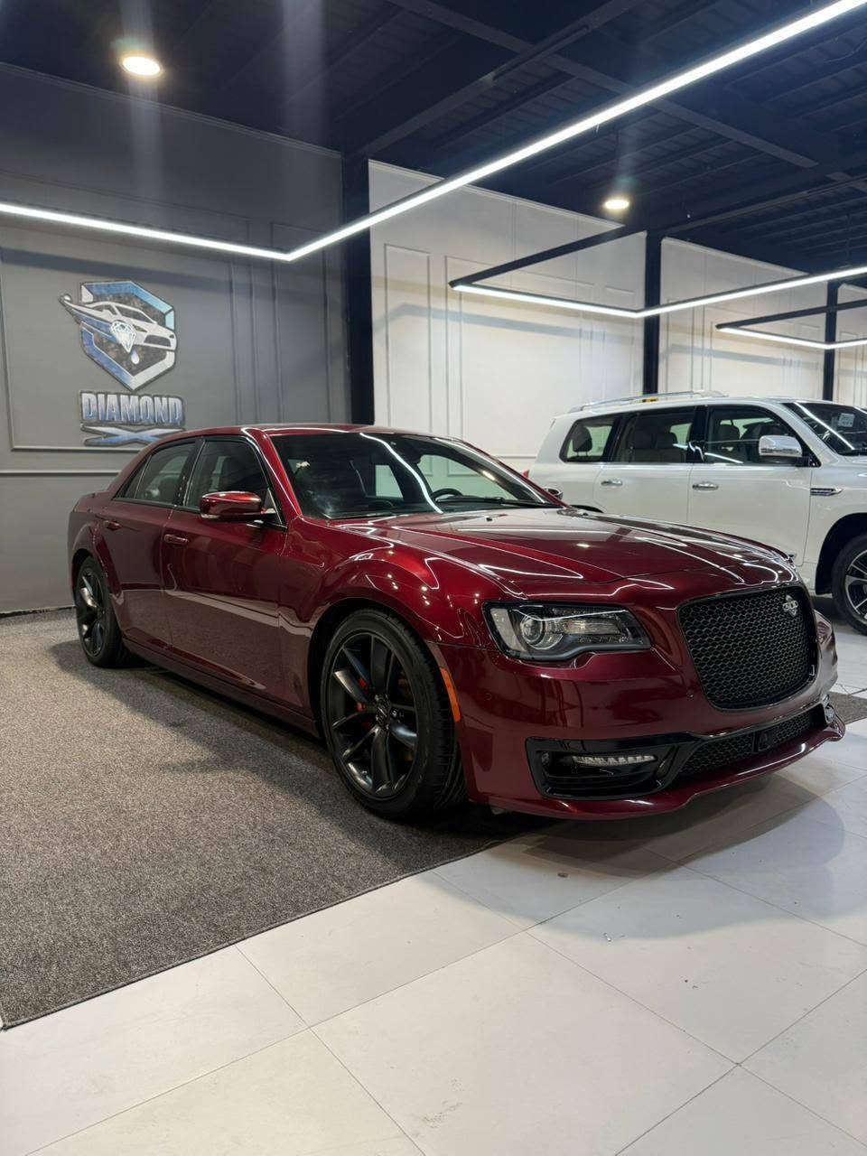 كرايسلر C300 . SRT  LAST CALL.  2023  فول 1/1 
 مكينه : 6400  . مكان السياره بغداد اي ستفسار الاتصال بيع او مراوس بجارجر سعره 375 وبيه مجال بسيط  للشراي 
🔺 رقم بغداد تحويل ثاني يوم.  👈  ***********
مواصفات :_                 
✓ بنراما 
✓ رادار امامي           
✓ رادار جانبي 
✓ سستم صوت هارمن كاردن 
✓ كشنات تدفئه وتبريد 
✓ نقطه عمياء + ترحيب 
✓ اكواب تدفئه وتبريد 
✓ كشنات خزن ميموري 
✓ ستيرن كهرباء 
✓ لايت امامي متحرك 
✓ دشوبل كاربون فايبر 
✓ اشاير بل مري 
وباقي المواصفات معروفه فول 1/1 🔒

مكان السياره بغداد  مرقم بغداد بأسم المشتري  . ماشيه8 الف  فقط كله عله وضع الشركه ونضافته 100% من انضف السيارات بل عراق من حيث المشي والحادث 
حادث السياره دعاميه فقط كفاله من كلشي السياره من البارد ومن الصبغ ومن التبديل شرط فقط دعاميه مبدله وبيه سونار  وكل تفاصيل السياره واضحه  . للبيع اول مراوس اي ستفسار  خاص اول الاتصال على الرقم‏ ‏‪مكاني بغداد حي الجهاد  ***********  شباب فقط الشراي يتصل  الي جاد بل شراء يتصل   الي ما يعرف لا يتصل . . بيع او مراوس حسب القناعه
