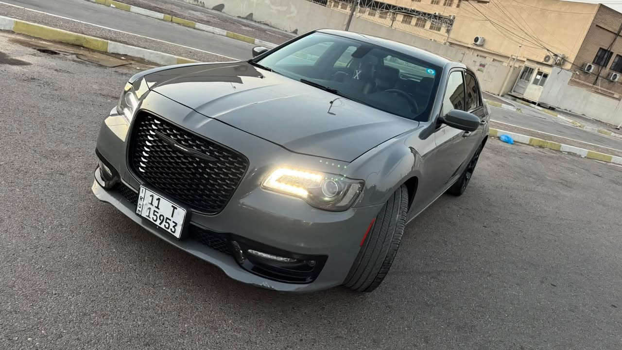 السلام عليكم كرايسلر S 2019 بدون فتحه أمريكي حادث بنيد و دعامية وبيهه بارد مثل مموضح با السونار موصفات معروفه
بصمه ابواب وتشغيل
شاشه
كامره
كشنات جلد حضن
كشنات كهرباء
شفتات ستيرن
لايت أسود
تشغيل عن بعد ويل ٢٠ أصلي
سياره جاهزه بدون آي نقص رقم بغداد 
مكان السياره شارع فلسطين

‭***********‬
