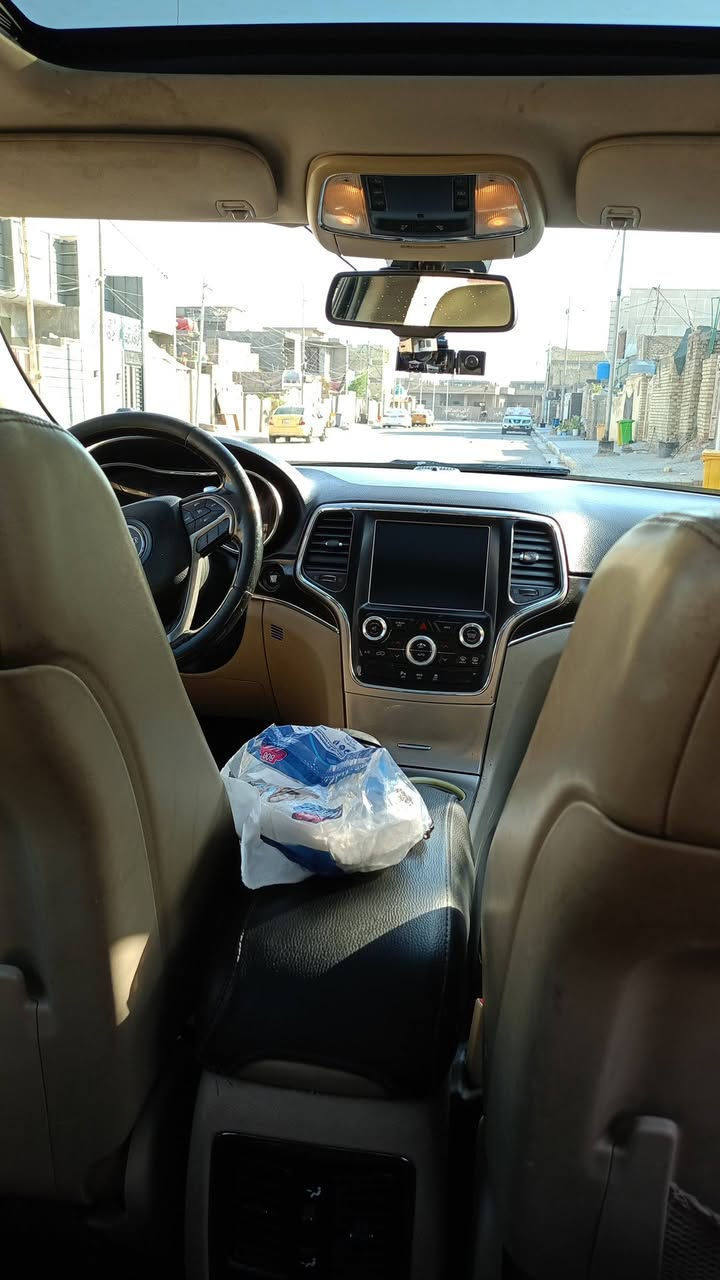 سعر 140
جيب لاريدو فول موصفات للخير موديل 14 خليجي لمتدد بيه صبغ حزام مرشوش بطش سياره مابيه ضربه***********
