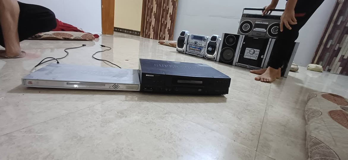 مسجلات مع سيديات مستعملة للبيع كل شي وسعره العنوان الخالديه شارع20 قرب مدرسة المجد
للاستفسار 
***********
***********
