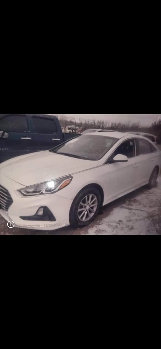 السلام عليك
سوناتا موديل 2019 بدون صبغ  حادثه جاملغ امامي راجع بارد ماشيه 29 ميل فقط سعره 145 للاستفسار اتصل ***********
