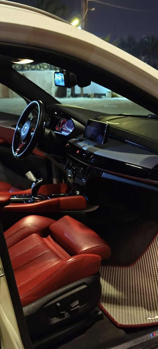 السلام عليكم بيع او مراوس bmw 2018 وفوك ناصيه
BMW X6 2018 سياره خليجيه 
ماشيه 101 الف
مواصفات 
اربع ابواب شفط
داتا شو 
صندوك كهرباىي 
سماعات هارمنكاردن 
ام بكج بلاد من شركه 
لايت تفاعلي
داخل ماروني
كاميرات 360 
حساسات تفاعليه ويه الازدحامات مع الكاميرات 
شاشات خلفيه
دخول ذكي اربع ابواب فتح وقفل
سياره فحص يم الوكاله صدر جديد 
تايرات جديده
نصبتها كلش حلوه التايرات الخلفيه حجم 315

سياره وكاله مملعوب بيها طلع 320 حصان
بيها باب الخلفي مبدل نفس اللون  
كير مكينه مكفوله 
صور سونار البدي حنزلها ويه الصور
السعر 280
***********
مكان السياره بغداد الغزاليه
