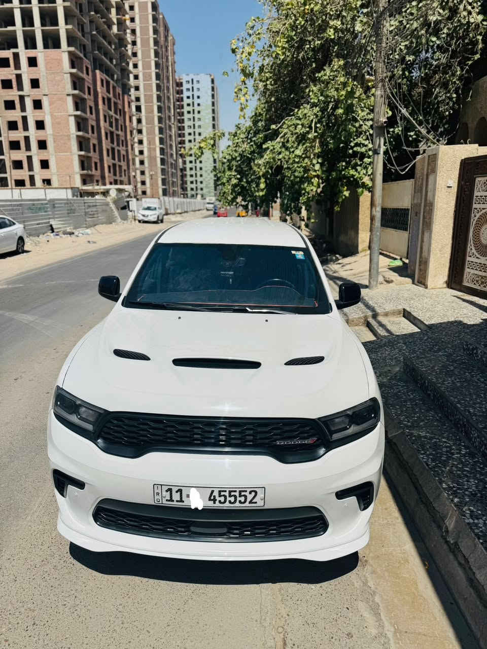 السلام عليكم 
للبيع دوج دورنكو 2023 GT 
مواصفات الGT معرفه 
بصمة تشغيل و تشغيل عن بعد 
سترين حرف D 
كير طيارة 8 نمر 
صندوق كهرباء 
وباقي مواصفات ال GT 
حادثها بنيد تبديل + جاملغ ايمن بارد و جزء صبغ 
و الأيسر بي بارد في مقدمته 
وبيها باب خلف السكن دبل كود من امريكا 
السياره ب اسمي شرط التحويل 
ماشيه ٢٥ الف و قابل للزيادة
السعر ٢٩٥ وبيها مجال بسيط 
للاستفسار *********** 
المكان بغداد حي الإعلام

