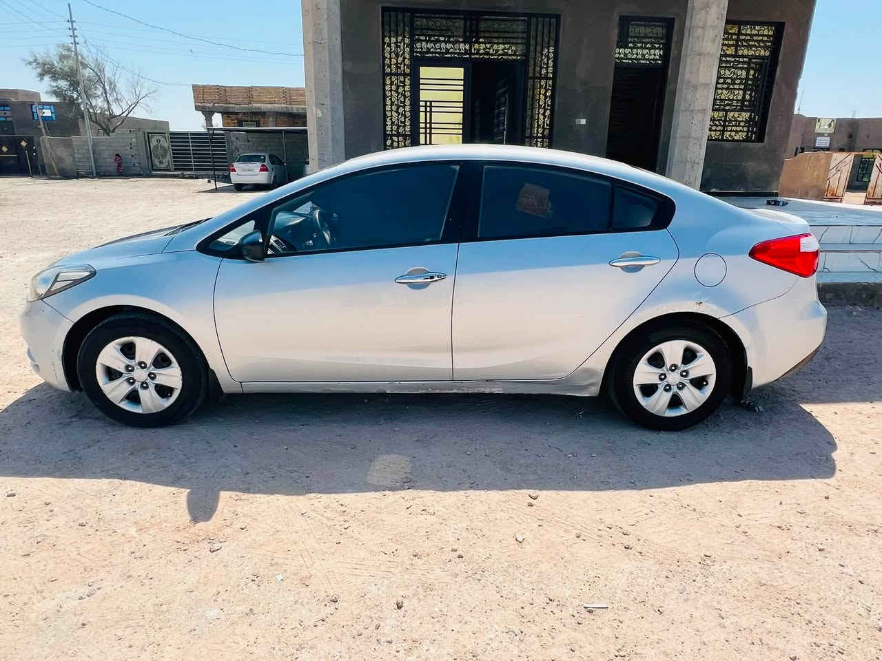سيراتو 16 مثنى
محرك كير شرط سياره 
جاهزه بيهه قطعتين تبديل 
اصليات نفس لون بدون عابر 
 السعر 110بيهه مجال 
***********
