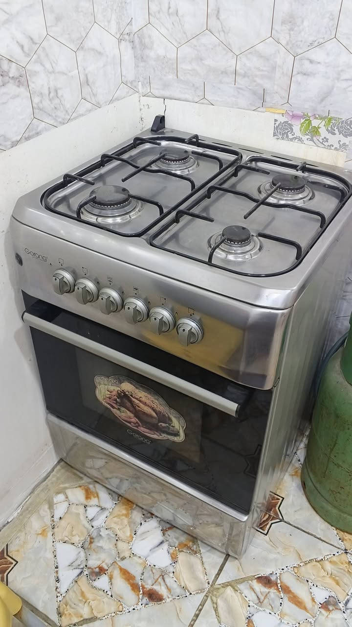 طباخ اللبيع شغال 100% نظيف 
العنوان البصره: جمهوريه
السعر 150 وبي مجال قليل 
رقم *********** بي واتس
