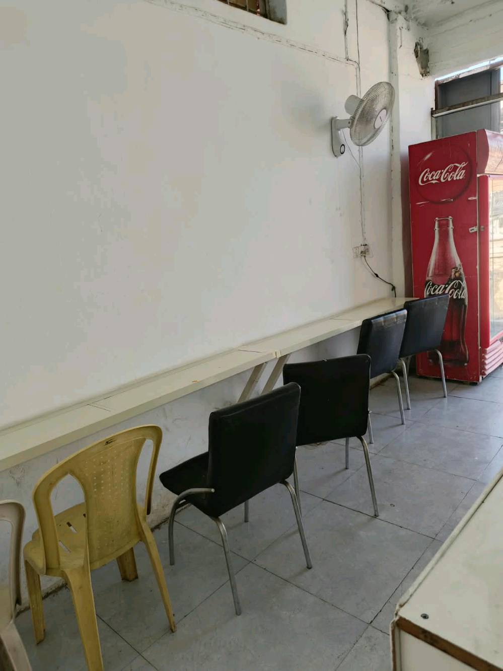 _السلام عليكم 
مطعم للبيع صناعه ابواب وشبابيك فرع باب شمس 
جاهز كامل عارضات 2
مبردات 2
طبخ
جام خانه وميوزه 2 
جمبر جاي كامل 
السعر خاص واتساب

***********