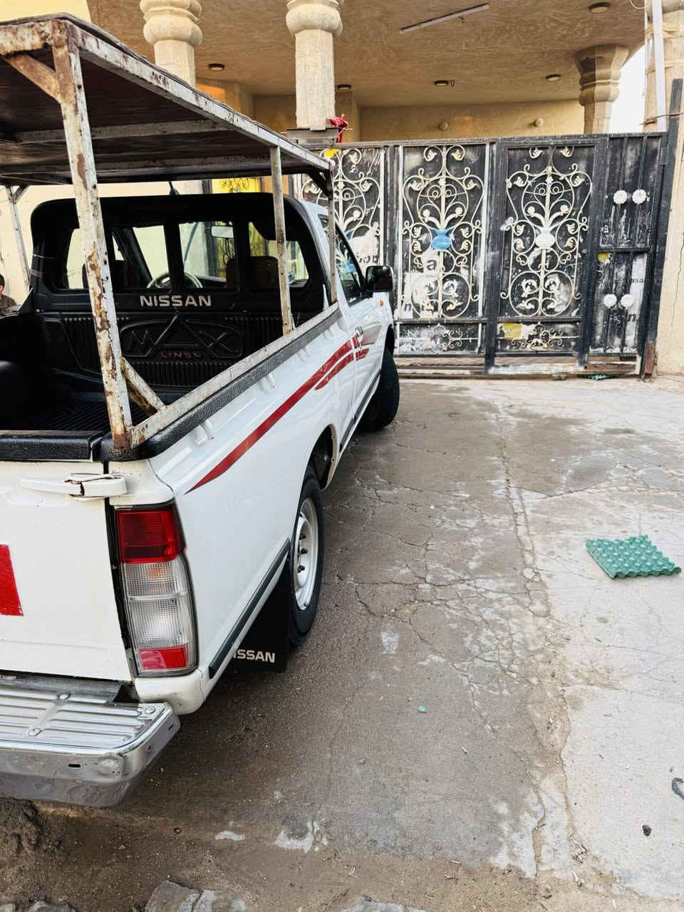 السلام عليكم مكلف بلنشر
للبيع بيكم نيسان تك قماره 2008 اربعه جنكال رقم بغداد بسمي مكينه كير اكسن شاصي كفاله تخم تاير حداده جديدة تبريد ثلج السياره جاهزه للاستفسار الاتصال ***********  السعر 95 وبيه مجال مكاني البصرة
