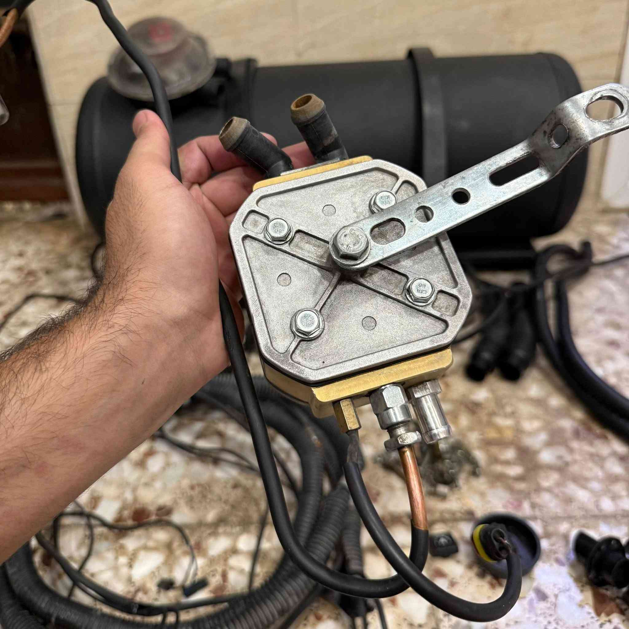 سلام عليكم
منظومة غاز مستخدمه فقط ٤ اشهر اخت الجديده
جانت مشدوده على النترا ٢٠١٨ التانكي مالته ٦٠ لتر شرط الفحص و بيه كارت صيانه وضمان من الشركة الحكومه مالت كسره و عطش كامله ملحقات بدون اي نقص سبب البيع غيرت السياره مكاني بغداد السيديه ***********
