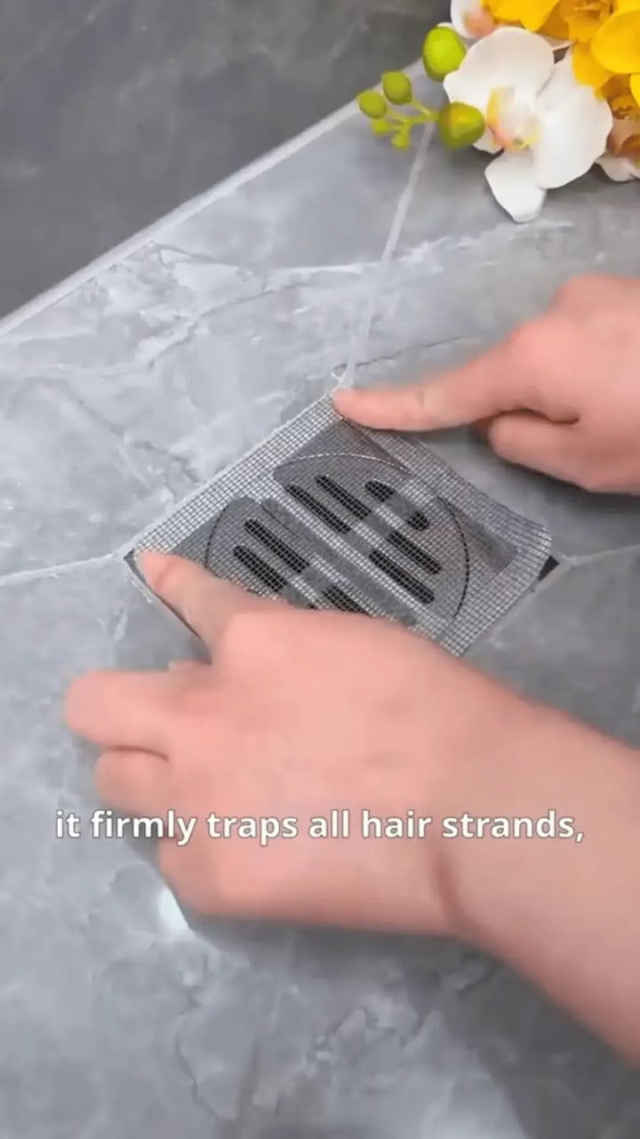 بالوعة الحمام تضل تنسد عندك بسبب الشعر وتعبت من التنظيف والمواد الكيميائية؟ 🚿😫
ملصقات فلتر تصريف المجاري وصلت لتنهي هالمشكلة للأبد! 🔥

لاصق قوي ومقاوم للماء يثبت على البالوعة وما يتحرك مع دفع الماي ✨

شبكة دقيقة جداً تحبس أصغر الشعيرات وتخلي الماي يمشي بكل سلاسة وبدون تأخير 🦾

استخدام نظيف وصحي 100% بس يمتلئ ارفعه وارميه بالزبالة بدون ما تلمس الأوساخ ✨

يمنع تماماً خروج الصراصيروالحشرات الزاحفة والروائح الكريهة من مصارف البيت 💎

متوفرة الآن بباكيت كامل اقتصادي.. اطلبوها هسة الكمية محدودة! 
للتواصل واتساب ***********
