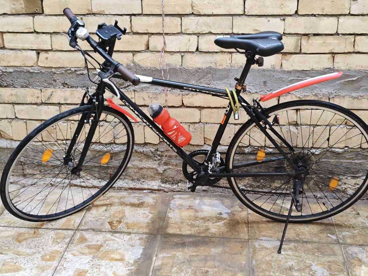 باسكلC700الغني عن التعريف. شوف الصور كامله❤️‍🔥
باسكل نضيف كلش ومرتب ومعدل علي  تايرات جداد نوعيه جيدا ومرتبه 

نضافه فول 

حجمه26 يناسب طول من170 اله183 

عقرب شيمانو   6 نمر خلفي 1 امامي سريع جداا  مال جولات ومال سفر 

وزنه خفيف بل6 كيلو تقريب جداا خفيفي 

ويا بطيخه جديده  ويه سرج طبي وسرج العادي ماته 

سعر200 وبي مجال للطيبين 

مكاني كربلاء المقدسة   ***********
