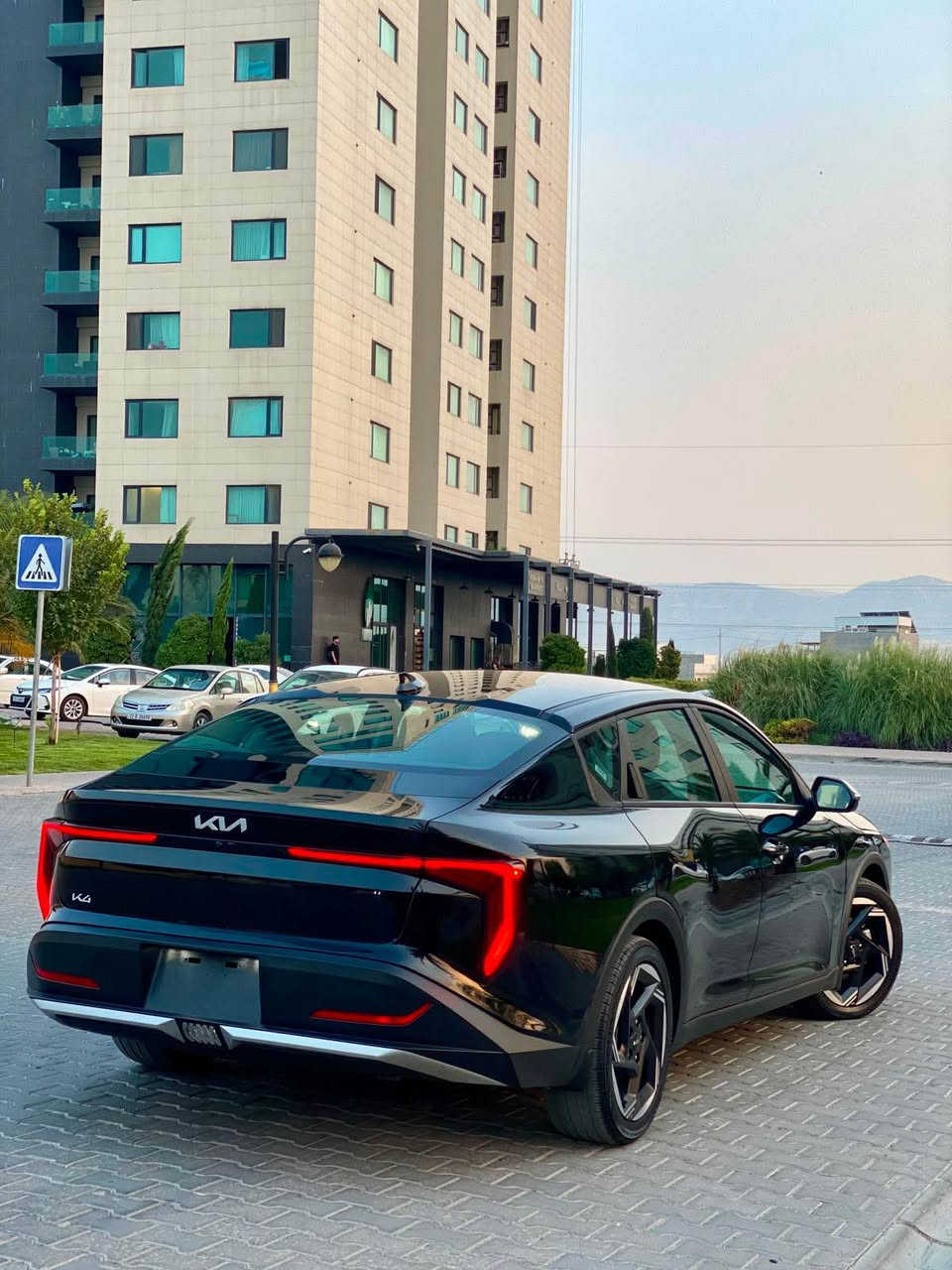 Kia K4 2025 Ex
كيا كي فور ٢٠٢٥ Ex

١٣ الف ميل ماشي

المواصفات :
المحرك: – 4 سلندر 2000
بصمه ابواب 
بصمه تشغيل مع تشغيل عن بعد 
كشنات جلد تدفئه وستيرن هيتر 
قطعتين تبريد امامي خلفي 
• إنارة LED أمامية وخلفية
• حساسات خلفية
• كاميرا رجوع عالية الدقة
• مرايا كهربائية قابلة للطي
• شاشة وسطية عملاقة تعمل باللمس
• شاشة عدادات رقمية
• دعم Apple CarPlay & Android Auto
• ستيرن جلد متعدد الوظائف
• تشغيل بصمة
• دخول ذكي بدون مفتاح
• مكيف أوتوماتيك بارد جداً
• منافذ USB أمامية وخلفية
• كبح تلقائي للطوارئ AEB
• نظام البقاء داخل المسار
• تنبيه النقطة العمياء
• تنبيه حركة المرور الخلفية
• ABS + EBD + مانع انزلاق
بعد هواي مواصفات

تترقم شمالي(اربيل سليمانية دهوك)
للبيع فقط بدون مراوس
 مكان سليمانية📍

للستفسار:
📞*********** السليمانية, العراق
