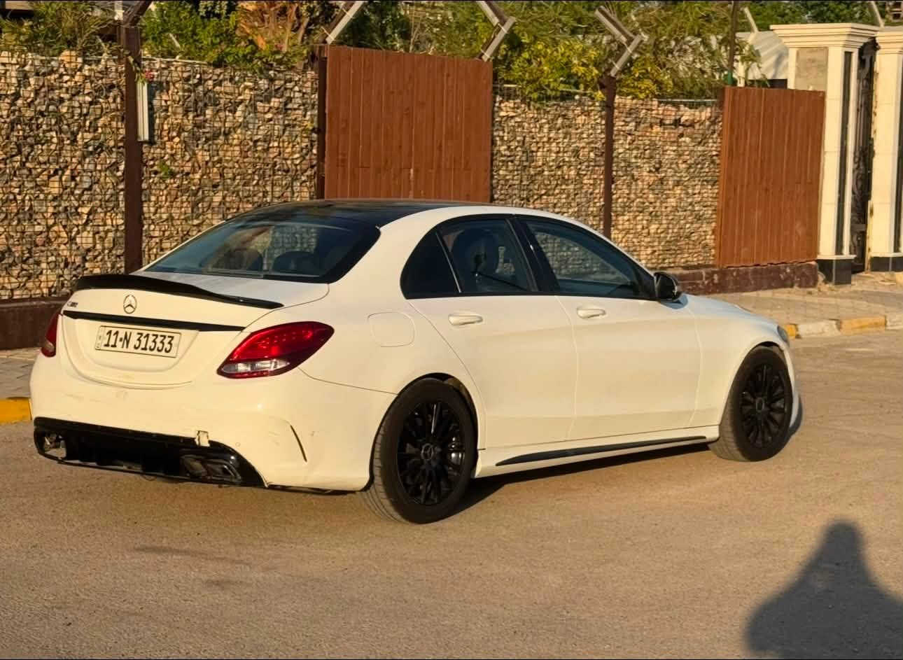🛑 غير متواجد على الفيس اي استفسار اتصل على الرقم
🚘 مرسيدس C300 موديل 2015
للبيع – وارد أمريكي 🇺🇸
سعر جداً مناسب وعليهة رقم مميز ابيعه ويه السياره 💯

✅ صور الحادث مرفقة داخل المنشور.
✅ السيارة بيها صبغ قطعتين ونص فقط، بدون دواخل.
✅ المكينة والگير على وضع الشركة.

🔹 المواصفات:
* بصمة تشغيل
* مقاعد جلد
* كشن ميموري
* ستيرن كهربائي
* تبريد مقعدين
* مواصفات معروفة لفئة C300
📍 الموقع: بغداد

💰 السعر: 155 
📞 للاستفسار: ***********
