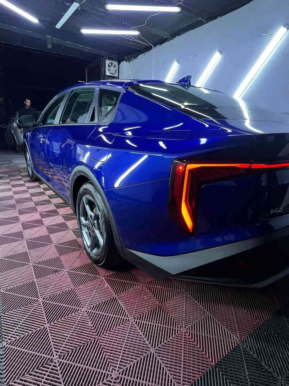✨ � للبيع Kia K4 🔥
🔵 موديل 2025 | لون أزرق ملكي

✨ المواصفات:

* 🔥 مكينة 2000 DOHC
* 🤖 رادارات أمامية + قيادة ذاتية
* 🛣️ نظام الحفاظ على المسار
* 📡 رادارات خلفية + تنبيه عبور خلفي
* 👀 رادارات جانبية + نظام مراقبة النقطة العمياء
* 🅿️ سايد بريك إلكتروني
* 🔑 بصمة وتشغيل ذكي
* 📷 كامرة خلفية دوّارة
* 📱 تشغيل عن بُعد
* 🖥️ شاشة كبيرة Touch
* 📊 عدادات Digital
* 💡 LED نهارية أمامية
* 🚗 وضعيات قيادة Smart / Normal / Sport
* 🛞 حساس ضغط هواء الإطار
* 🔥 مكينة 2000 DOHC
* 🤖 رادارات أمامية + قيادة ذاتية
* 🛣️ نظام الحفاظ على المسار
* 📡 رادارات خلفية + تنبيه عبور خلفي
* 👀 رادارات جانبية + نظام مراقبة النقطة العمياء
* 🅿️ سايد بريك إلكتروني
* 🔑 بصمة وتشغيل ذكي
* 📷 كامرة خلفية دوّارة
* 📱 تشغيل عن بُعد
* 🖥️ شاشة كبيرة Touch
* 📊 عدادات Digital
* 💡 LED نهارية أمامية
* 🚗 وضعيات قيادة Smart / Normal / Sport
* 🛞 حساس ضغط هواء الإطارات
  
عداد المشي 22 الف 

السعر 158

للتواصل ***********
