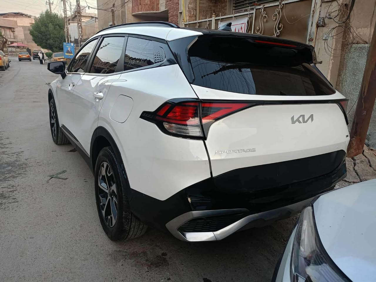 سبورتاج 2024 فول هايبرد بانزين كهرباء 

ماشية حاليا 81 كيلو  قابل للزيادة 

اعلى موصفات بل سبورتاج ألون ابيضّ 
سيارة نظيفة جداً
  بيها بارد بسيط بل جاملغ على كد شبر في العراق الضربه  

 الاستفسار ***********
مكان السيارة بغداد
216 بغداد, العراق
